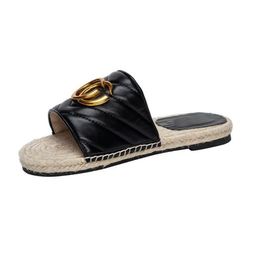 Flipers de luxo Slides femininos designers de alpargelim de sandálias planas sapatos de palha de palha de palha