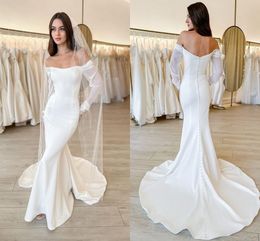 Simple Plus Size Mermaid Wedding Dresses Off Shoulder Long Sleeves Satin Backless Court Train Sceond Reception Dress Bohemian Bridal Gowns Custom Made