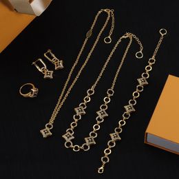 Vintage Luxury 4 Leaf Clover Pendant Necklace Bracelet Earrings Ring for Women New Fashion Gold Plated Clover Jewellery Set Gift With Original Dust Bag Box
