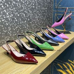24SS Womens Leather Slingback Heeled Pumps Top Quality Luxury Designer Metal Chain Gold Silver Buckle Dress Shoes Pink Green Black Blue Red Burgundy 5.5cm 35-42 11s