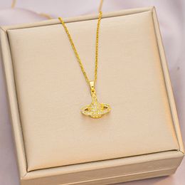 Viviane Westwood Necklace Women Designer Gold Jewellery Woman Necklaces Clover Gold Silver Cuban Link Chain Choker Womens Luxury Classic Stainless Steel Pendant 906
