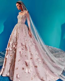 ウェディングドレス光沢のあるクリスタルビーズピンクの恋人ショルダーボールガウン花嫁ドレス