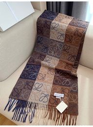 Fine young wool cashmere scarf with a luxurious and warm feel classic jacquard tassel scarf