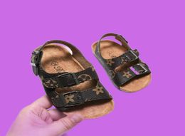 Crianças da criança sapatos criança tamanhos sandálias de couro do plutônio meninos meninas juventude sapatos de verão plana sandália anti skid praia banho ao ar livre correndo s9960397