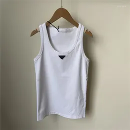 24ss Women's T Shirts Summer Tank Top Women Tops Tees Crop Sexy Shoulder Black Casual Sleeveless Backless Luxury Designer Solid Color Vest