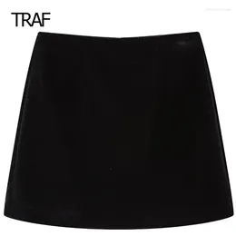 Skirts Women's Autumn Winter Mini Velvet Skirt Black Mid Waist Back Zipper Korean Style Chic And Elegant