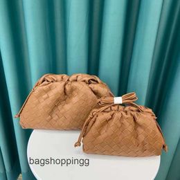 Handbag Cloud Woven Womens Evening Bags Veneeta Girl Leather Ladies Bag Shoulder Cassette Pouchs 2024 One Pouch Bottegs Messenger Designer 7GRQ