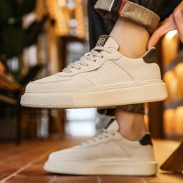 High Quality Men Casual Shoes Genuine Leather Mens Sneakers Handmade Male Vulcanize Shoes Luxury Lightweight Outsole Fashion Skate Footwear Trainers AA0038