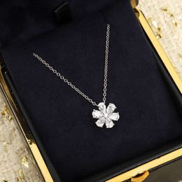 Fashion Brand Designer Grraff Luxury Women's a HighQuality Exquisite Dont Forget Me Snowflake Lovely of Diamonds Elegant Unique necklace