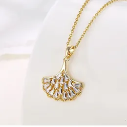 Pendant Necklaces Stainless Steel Chain Classic Shiny Zircon Ginkgo Leaf Necklace For Women Lady Vintage Jewellery Accessories Gifts