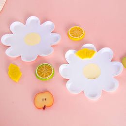 Ny 10/20st Formplattor Vit papper Matplatta Summer Spring Daisy Flower Party Decor for Girls Baby Shower