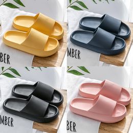 2024 Slippers for men women Solid color hots low soft blacks whites Ivory Multi walking mens womens shoes trainers GAI