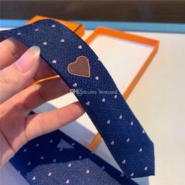 Chic Designer Unisex Neck Ties Love Pattern Printed Neckwear Men Women Couple Tie Corbata Cravattino With Gift Box209L