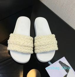 WomenSandals Pearls Sliders Stuffies Top Quality Lambskin Black White Flat Slippers Ladies Beach Rubber Flip Flops With Box