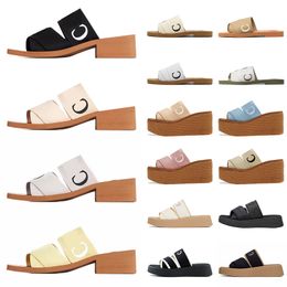 Platform Woody Luxury Fashion Canvas Embroidery Beige Brown Womens Wholesale Summer Designer Sandals Famous Soft Beach Slippers Flat Square Slides White Black