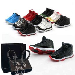 Keychains Mini Sneakers Keychain Gift Box 3D Shoe Model Bags Backpacks Decorative Ornaments Car Door Key Chain Surprise Gift For B287w