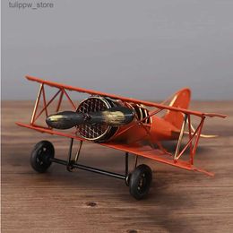 Decorative Objects Figurines Retro Plane Decor Aircraft Models Iron Metal Home Vintage Aeroplane Handicraft OrnamentL240306