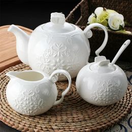 Ceramic Coffee Tea Pot European White Butterfly Relief Teapot Bone China Water Ware Sugar Bowl Milk Jug Home Bar Decoration 240220