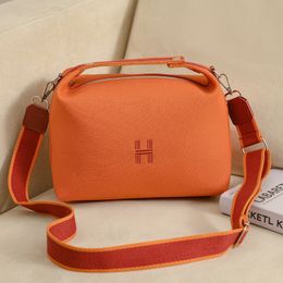 Famous bag Raffia woven bag mini shoulder bags charm flap oversized magnetic buckle handbag crossbody ladies summer straw purse a8