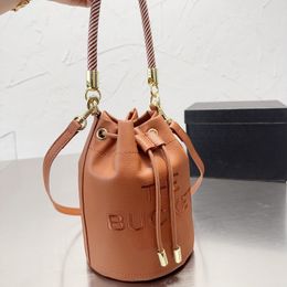 2024Fashion Bucket Bag For Women Designer Straw Handbag High Quality Shoulder Crossbody Designers Wallet Fashion All Match Totes Female Purse