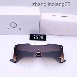 Designer Versage Sunglasses Cycle Luxury Fashion Sports Polarise Sunglass Men Woman Vintage Driving Beach Travel Party Brown Tea Goggle Square Sun Glasses