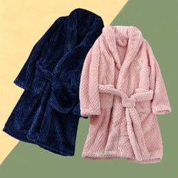 Mjuka barn flanell pyjamas höst och vinter pyjamas för flicka varma barn badrock pojke sömnkläder familj matchar hemkläder 4-16y 240228
