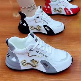 Spring Dad New 2024 Leder vielseitig gleicher Stil Paar Soft Sohle lässige Sportschuhe für Frauen 32053 87222