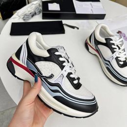 Women Casual Shoes 2024 Brand New Classics Sneakers Fabric Breathability Lace Up Design Ladies Skate Shoes Flat Training Cclies men Running Shoes 3324