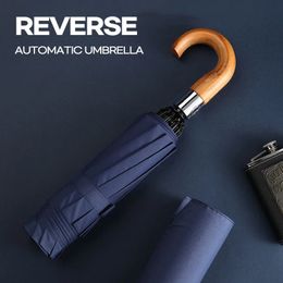 Luxury Reverse Umbrella for Men Wooden Handle Large Automatic Umbrella Windproof Strong 10 Ribs Foldable Big Rain Umbrella Golf 240301