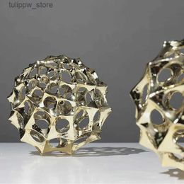 Decorative Objects Figurines European Style Metal Ball Handicrafts Gold Hollow Ball Ornaments Electroplating Silver Sculpture Living Room Study Decor Gifts