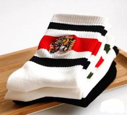 Mens Socks Cotton Sports Tiger Patter Knitted Famous Style Funny White Black Grey Winter7700297