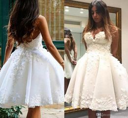 2019 New Sweet Open Back Short Homecoming Dresses Lace Appliques Sweetheart Knee Length Cocktail Prom Gowns 16 Girl Party Custom M7915926