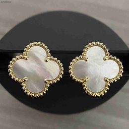 Stud stud Earrings luxury designer Earing clover pearl Mother-of-Pearl 18K gold Plated Agate ear ring Mothers Day party Wedding Gift Jewellery 240306