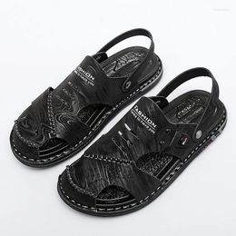 Nicht rutschfeste Sandalen im Outdoor-Pantoffeln Mode Dual-Use-Fahrer-Sommertrend Freizeit-Strandschuhe und Slipper 7998