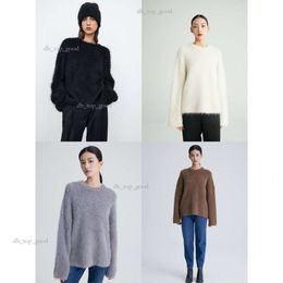 Pullover aus gebürsteter Alpakawolle mit Rundhalsausschnitt im minimalistischen Stil 870