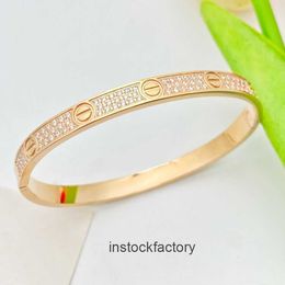 Original 1to1 Cartres 2024 Fashionable and Minimalist New Full Sky Star Micro Inlaid Diamond 18k gold Bracelet Non fading Mesh Red Solid Couple 64MU