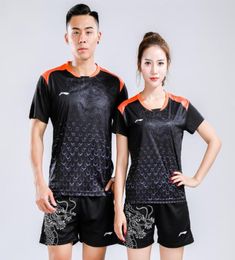 New 2018 badminton suits TShirts sports shorts tennis shirts men and women breathed quickly and played table tennis clothes8700004