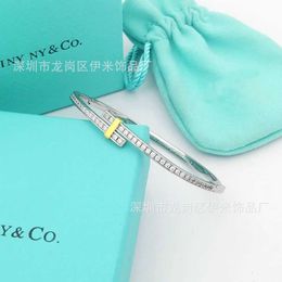 Tiffays High Edition Nuovo braccialetto T placcato in oro a doppio colore con incorporamento di diamanti per la moda avanzata e versatile RTBK