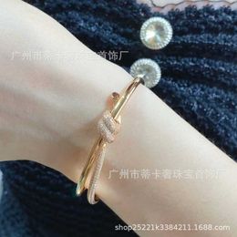 High Edition Seiko Knot Series Armband Female Gold Materialstar gleich einfaches und großzügiges Twist -Seil HH73