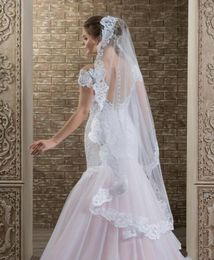 Fingertip Length Wedding Veils Bridal Accessories Dropveil Lace Appliques Bride 1T White Ivory Veils With Comb7650386