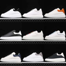 Luxury goods Designer Shoes Platform Oversize Sneakers Calf Leather Mens Womens Luxury Velvet Suede Lace-up Casual Shoe Rubber Sole Outdoor Trainers Size 35-45