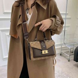 Contrast Colour bag women's winter new portable small square Personalised sling Shoulder Messenger lock Purses Luxury2287