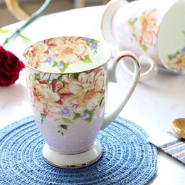 Mugs Large-capacity Ceramic Water Cup Nordic Luxury Mug With Lid Bone China Milk Coffee Home Decoration Tea Props Handicraft Gift