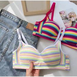 BRAS KVINNOR Rainbow Stripes BH Daglig mjuk elastisk andningsbar Push Up Seamless Vintage samlade Crop Top Underwear Lingerie