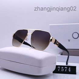 Designer Versage Sunglasses Cycle Luxury Fashion Sports Polarise Sunglass Men Woman Vintage Driving Beach Travel Party Golden Tea Alloy Square Sun Glasses