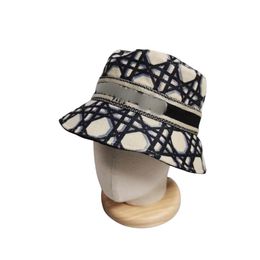 Designers Mens Womens Bucket Hats outdoors summertime sunhats Men Summer Fitted Fisherman Beach cap
