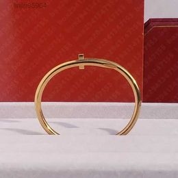 2024Stainless Steel Couple Bracelet Fashion Jewellery Valentines Day for Man and Woman 1sssss