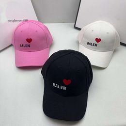 baseball cap New High Quality Paris Love Embroidered Baseball Korean Edition Versatile Face Showing Couple Duck Tongue Hat Outdoor Sunshade