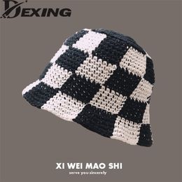 Korean Hand Made Crochet Bucket Hats Spring Summer Soft Sun Hat Women Plaid Designer Bob Fisherman Cap 220427224l