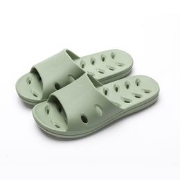 GAI sandals men and women throughout summer indoor couples take showers in the bathroom 32128